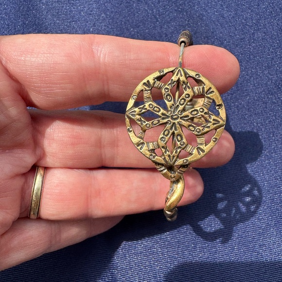 Alex & Ani love compas with adjustable band - Picture 4 of 8